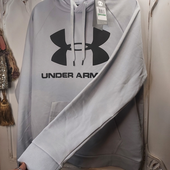 Light gray Under Armour hoodie NWT - Picture 5 of 8